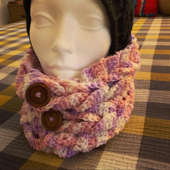 Crocheted Cowl - Picture 1 of 2